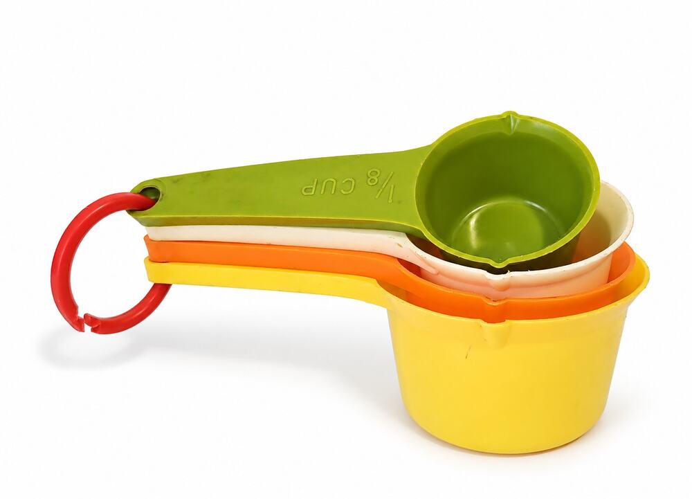 Vintage Colorful Plastic Nesting Measuring Cups Set 4 Retro Kitchen Baking Decor